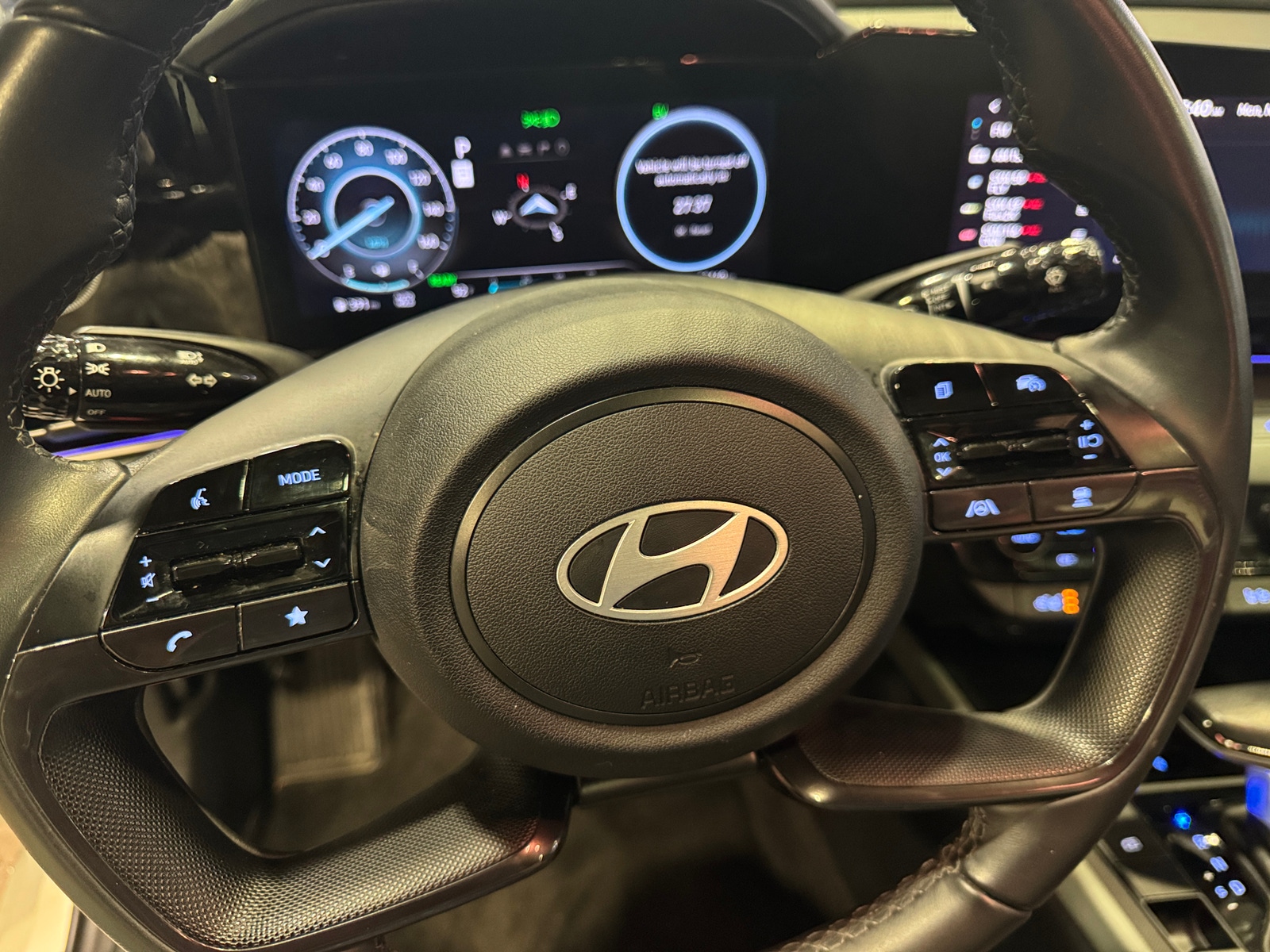 Thumbnail: 2025 Hyundai Elantra - 4