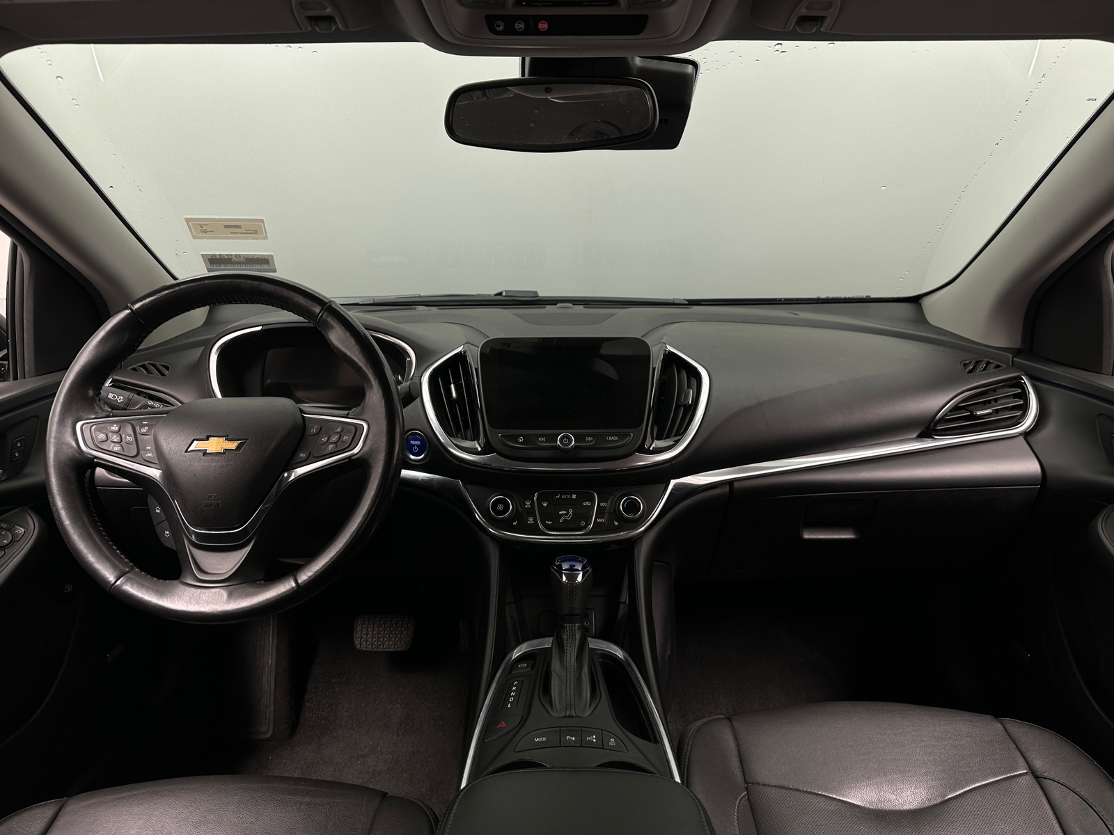 Thumbnail: 2017 Chevrolet Volt - 2