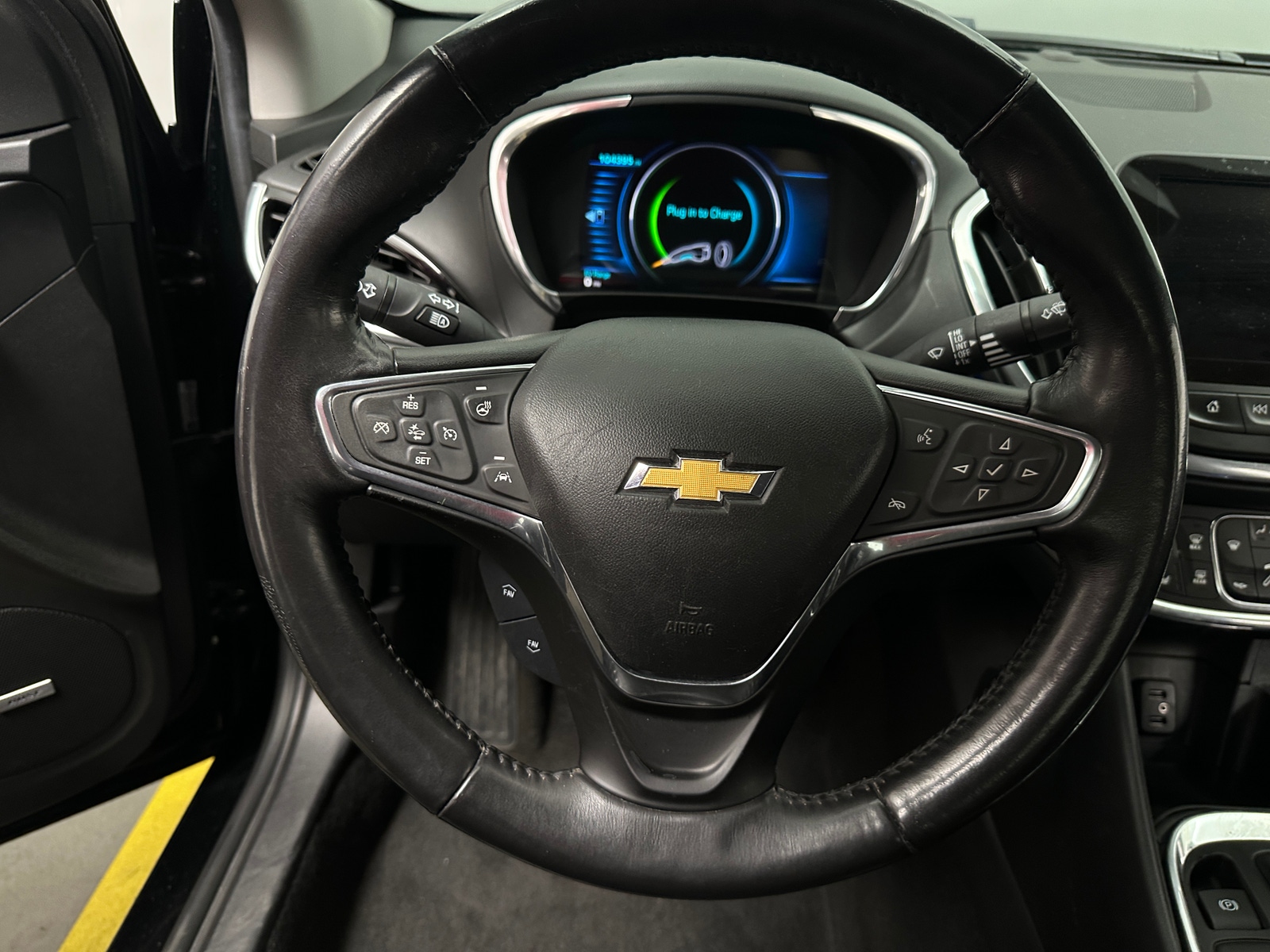 Thumbnail: 2017 Chevrolet Volt - 4