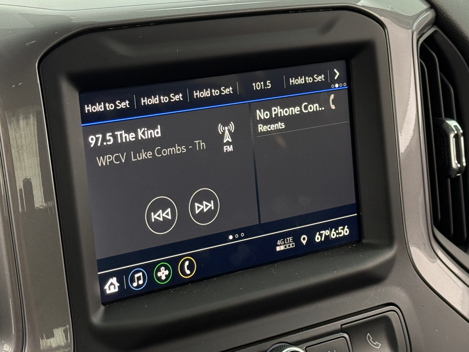 Thumbnail: 2022 Chevrolet Silverado 1500 - 4