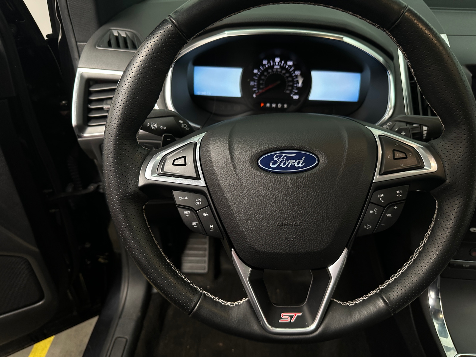 Thumbnail: 2020 Ford Edge - 4