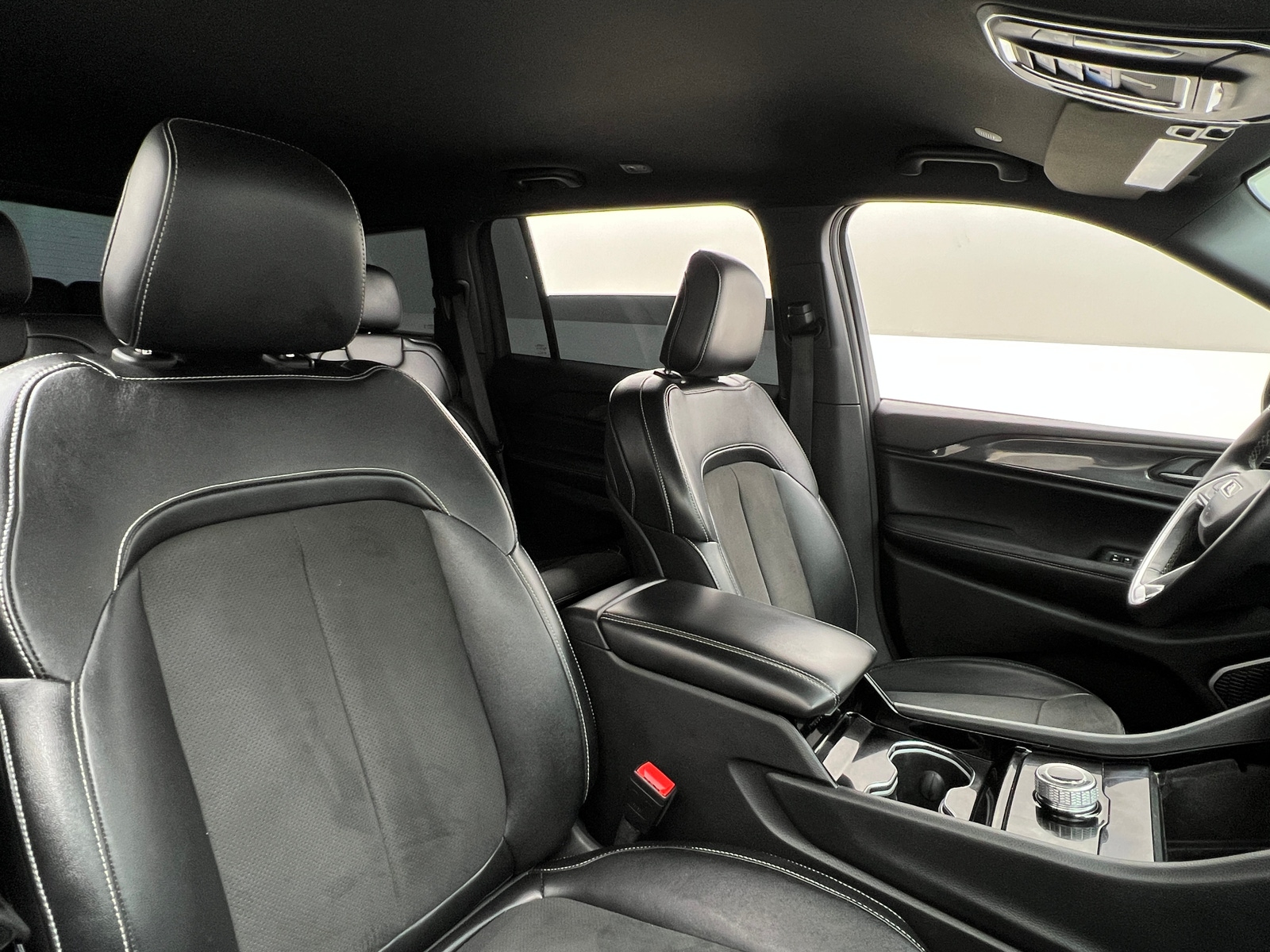 Thumbnail: 2022 Jeep Grand Cherokee L - 2