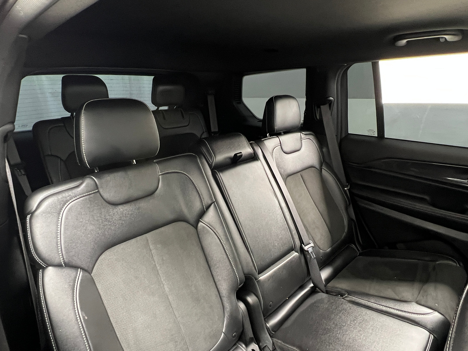 Thumbnail: 2022 Jeep Grand Cherokee L - 6