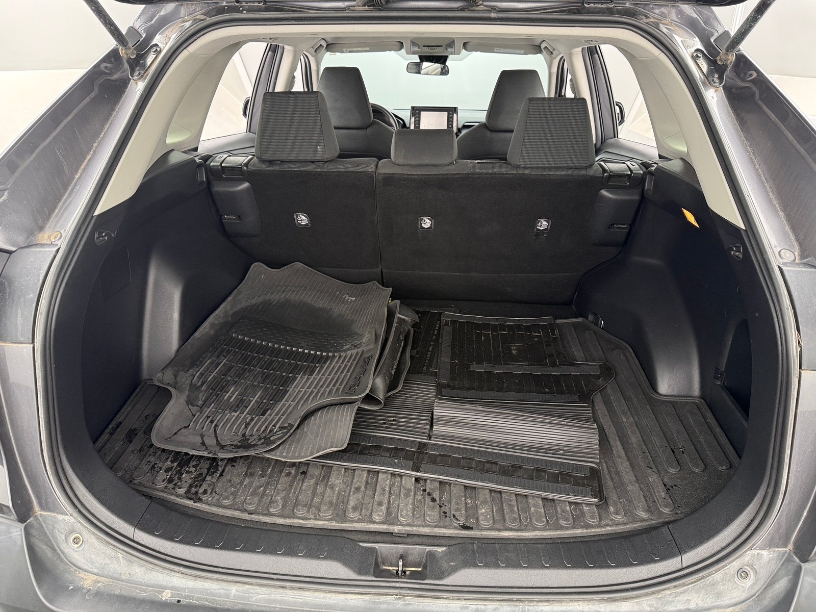 Thumbnail: 2021 Toyota RAV4 - 7