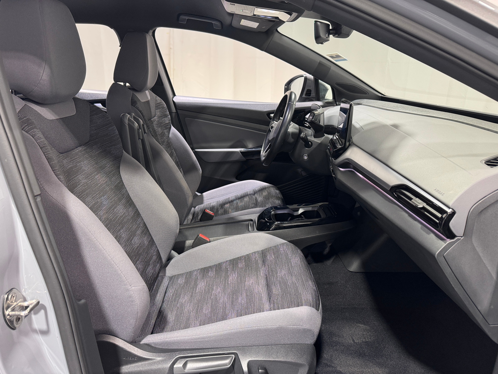 Thumbnail: 2021 Volkswagen ID.4 - 2