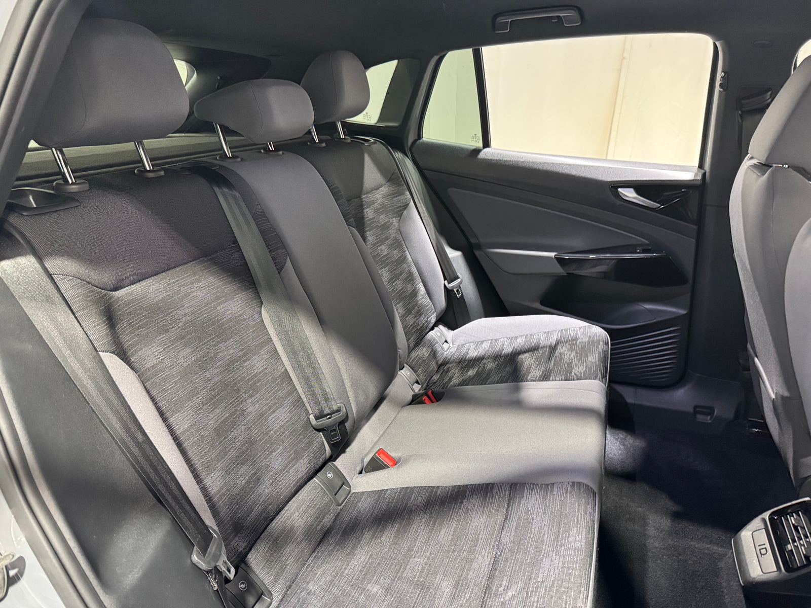 Thumbnail: 2021 Volkswagen ID.4 - 6