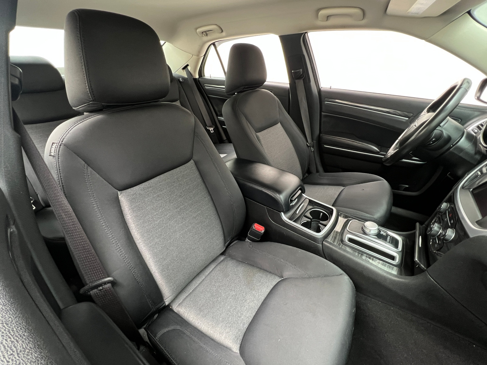 Thumbnail: 2022 Chrysler 300 - 2