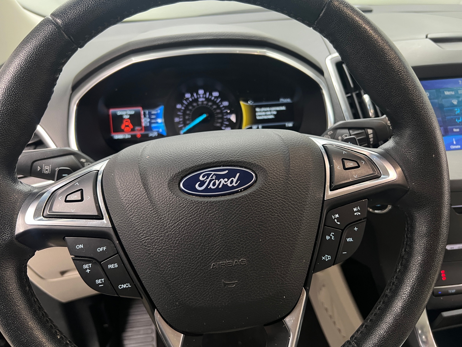 Thumbnail: 2019 Ford Edge - 4