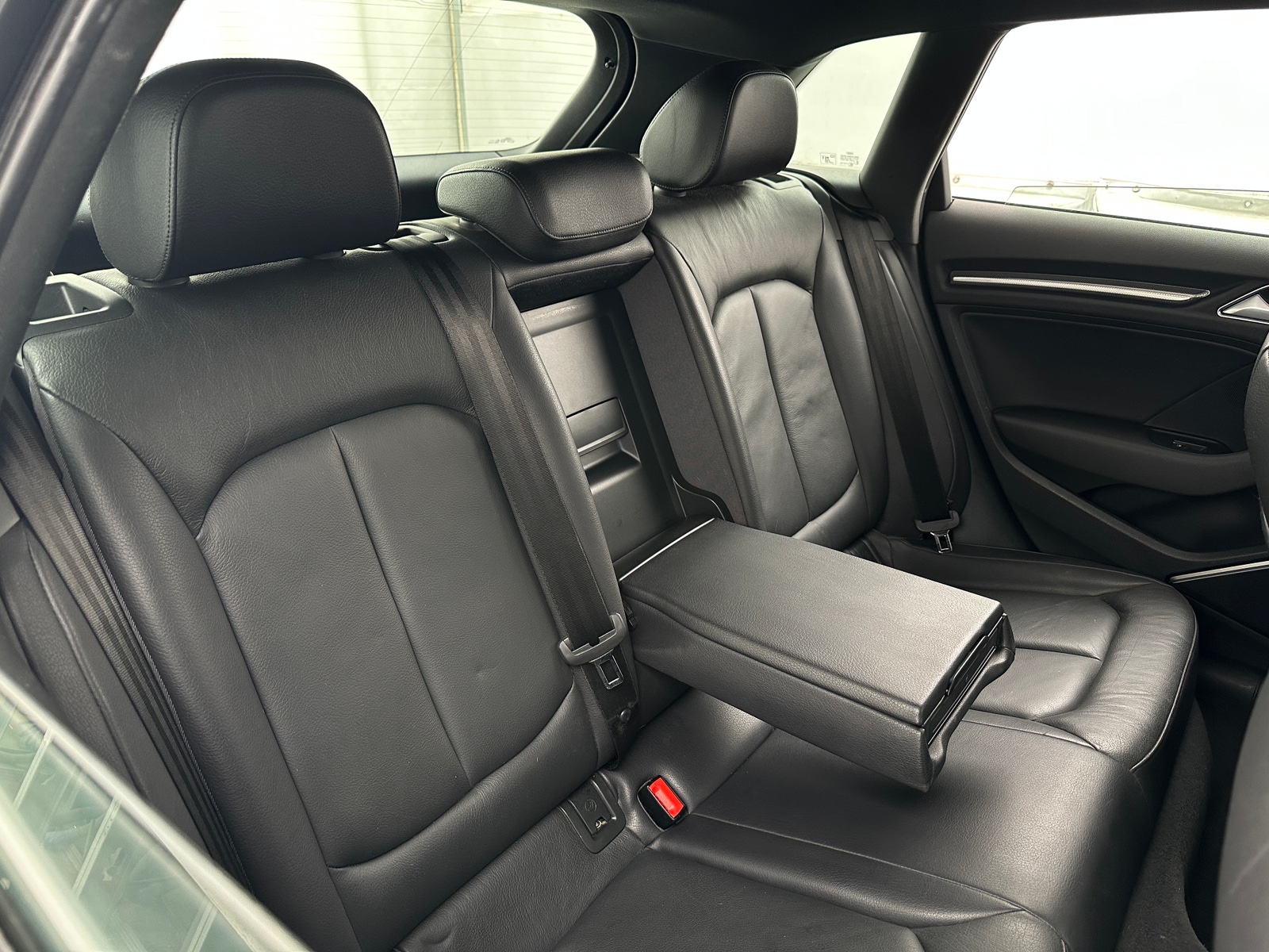 Thumbnail: 2017 Audi A3 e-tron - 5