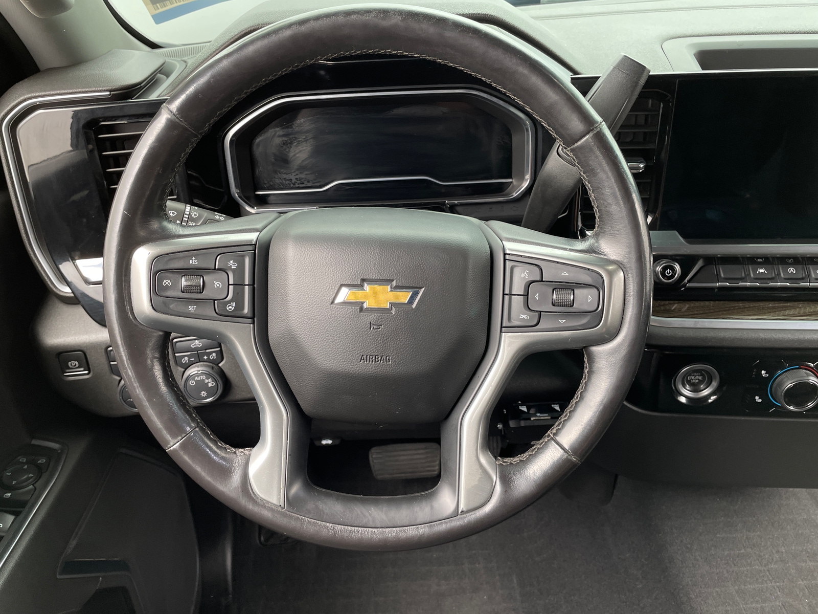 Thumbnail: 2022 Chevrolet Silverado 1500 - 5