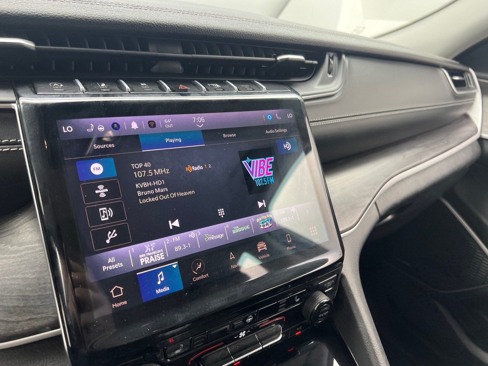 Thumbnail: 2022 Jeep Grand Cherokee L - 3