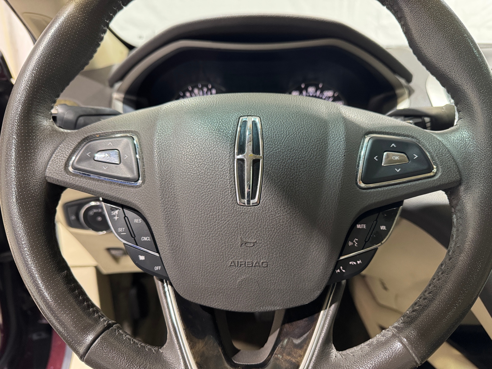 Thumbnail: 2013 Lincoln MKZ - 4