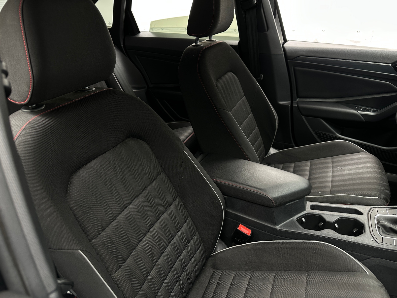 Thumbnail: 2021 Volkswagen Jetta - 2