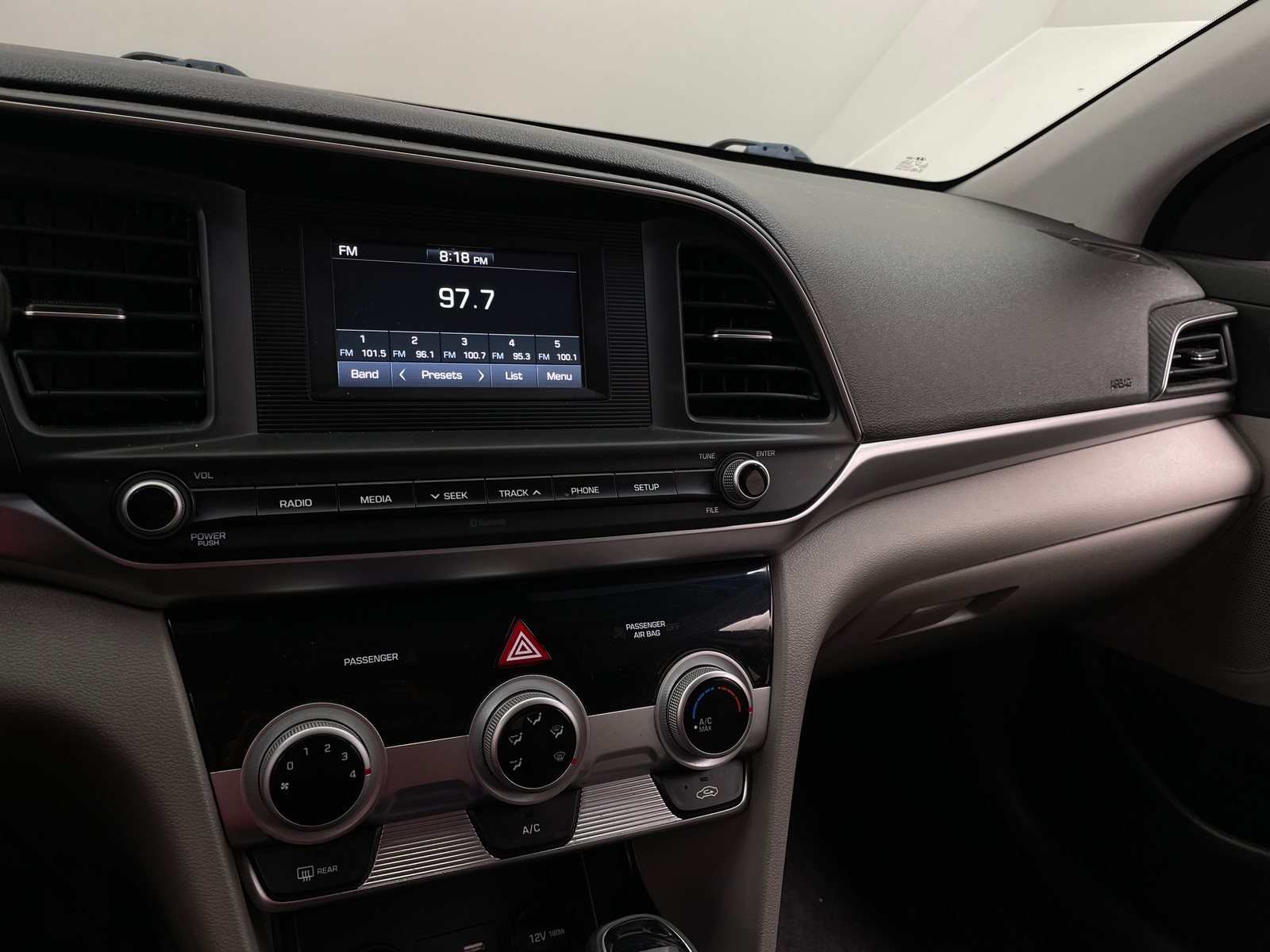 Thumbnail: 2019 Hyundai Elantra - 4