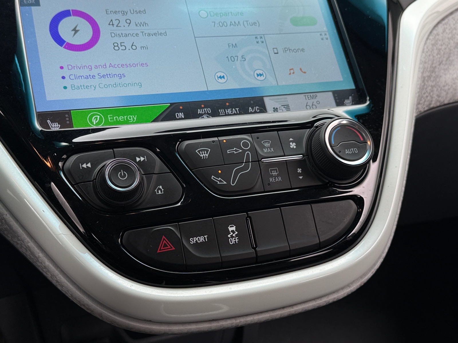 Thumbnail: 2021 Chevrolet Bolt EV - 3