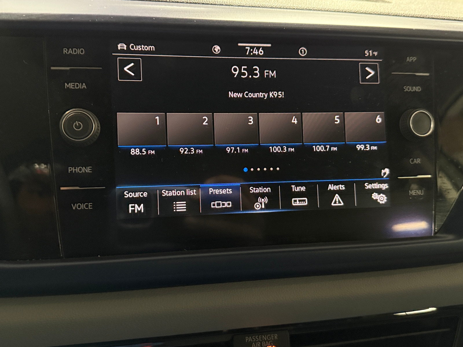 Thumbnail: 2022 Volkswagen Taos - 3