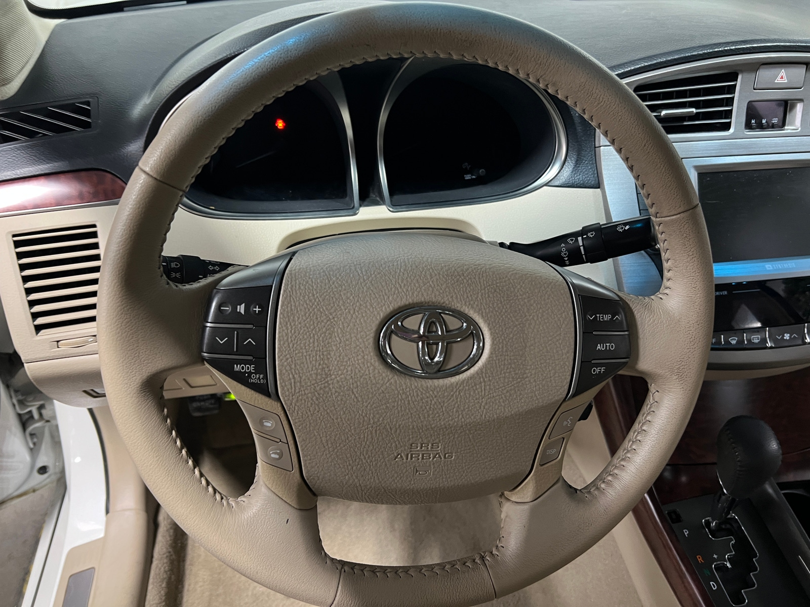 Thumbnail: 2011 Toyota Avalon - 4