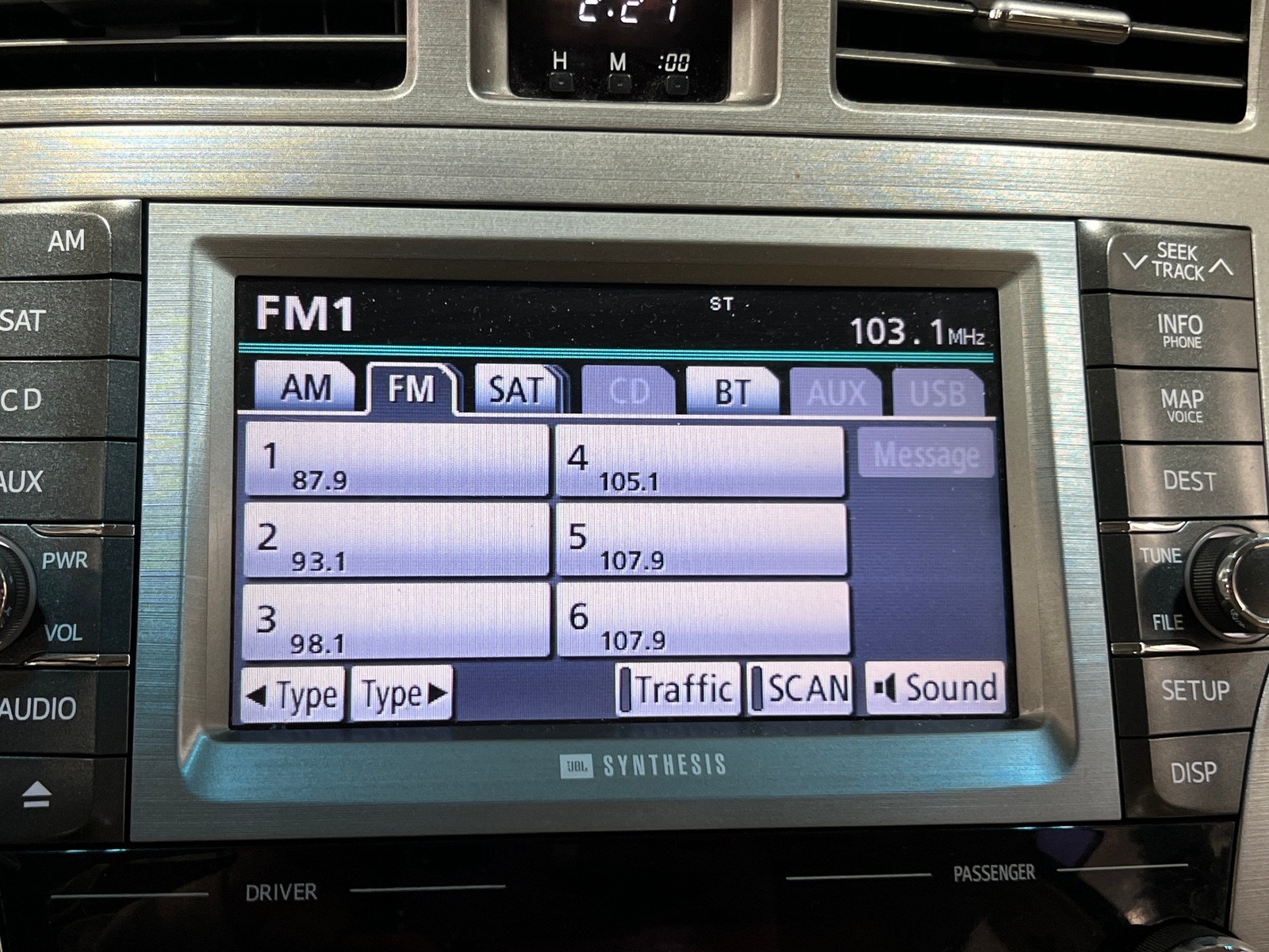 Thumbnail: 2011 Toyota Avalon - 3