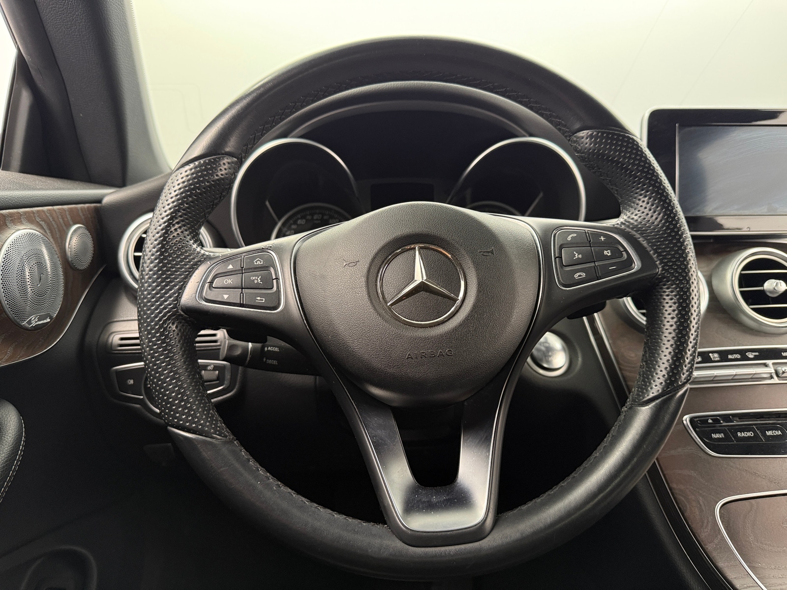 Thumbnail: 2017 Mercedes-Benz C-Class - 4