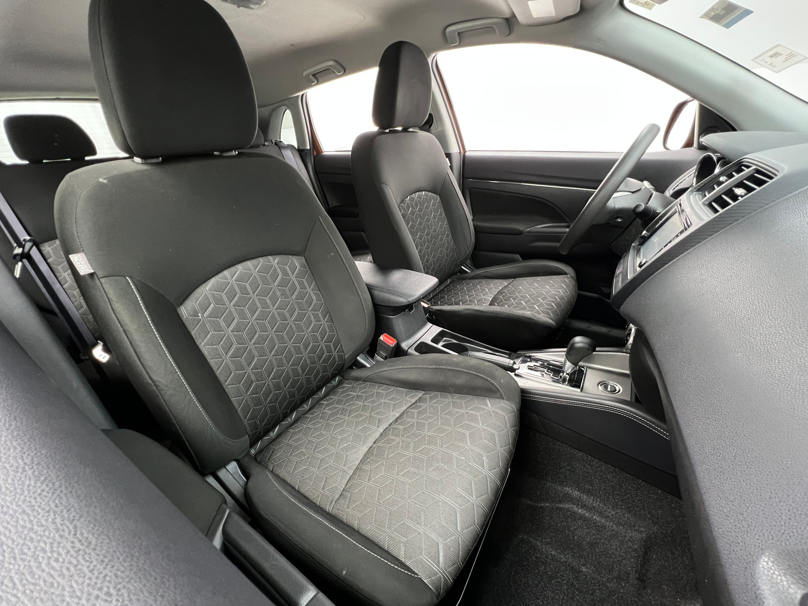 Thumbnail: 2023 Mitsubishi Outlander Sport - 2