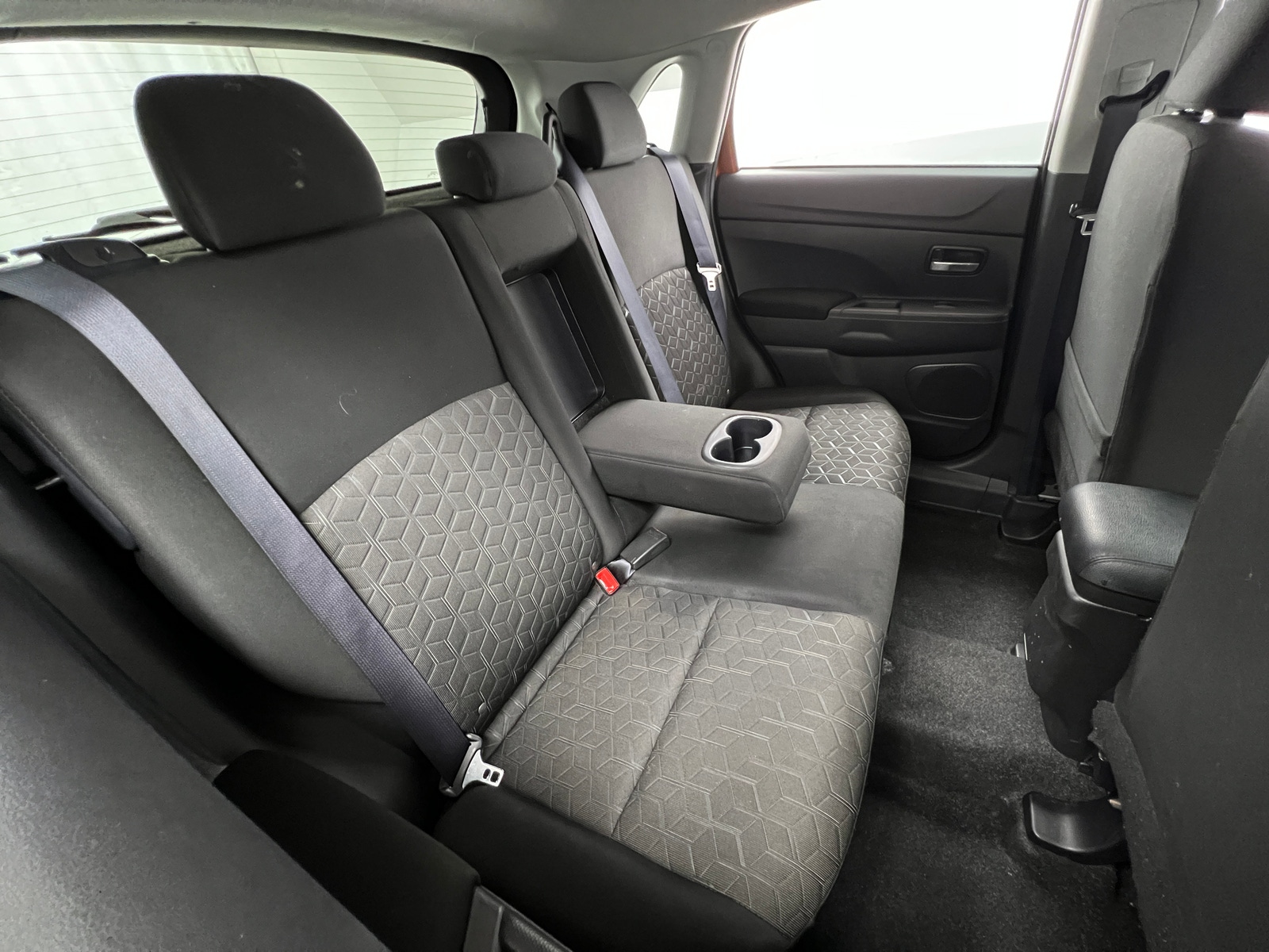 Thumbnail: 2023 Mitsubishi Outlander Sport - 6