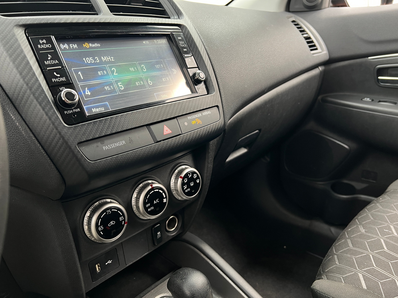 Thumbnail: 2023 Mitsubishi Outlander Sport - 4