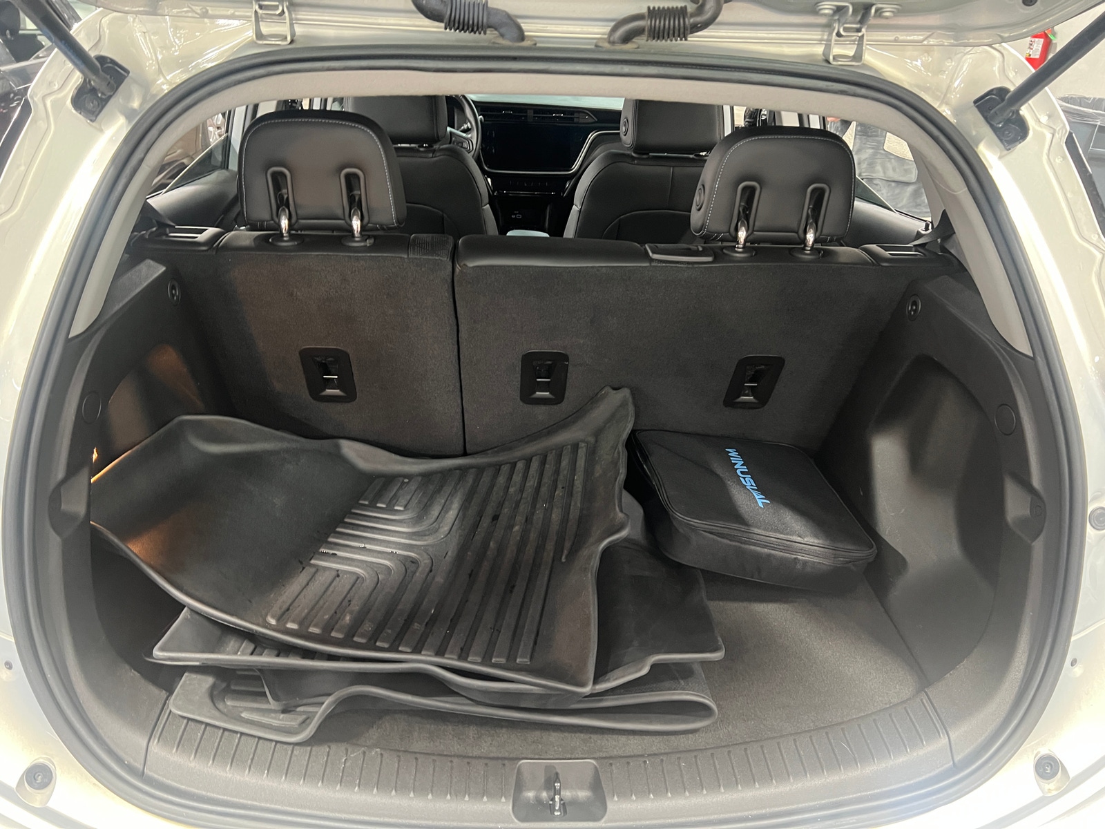 Thumbnail: 2023 Chevrolet Bolt EV - 6