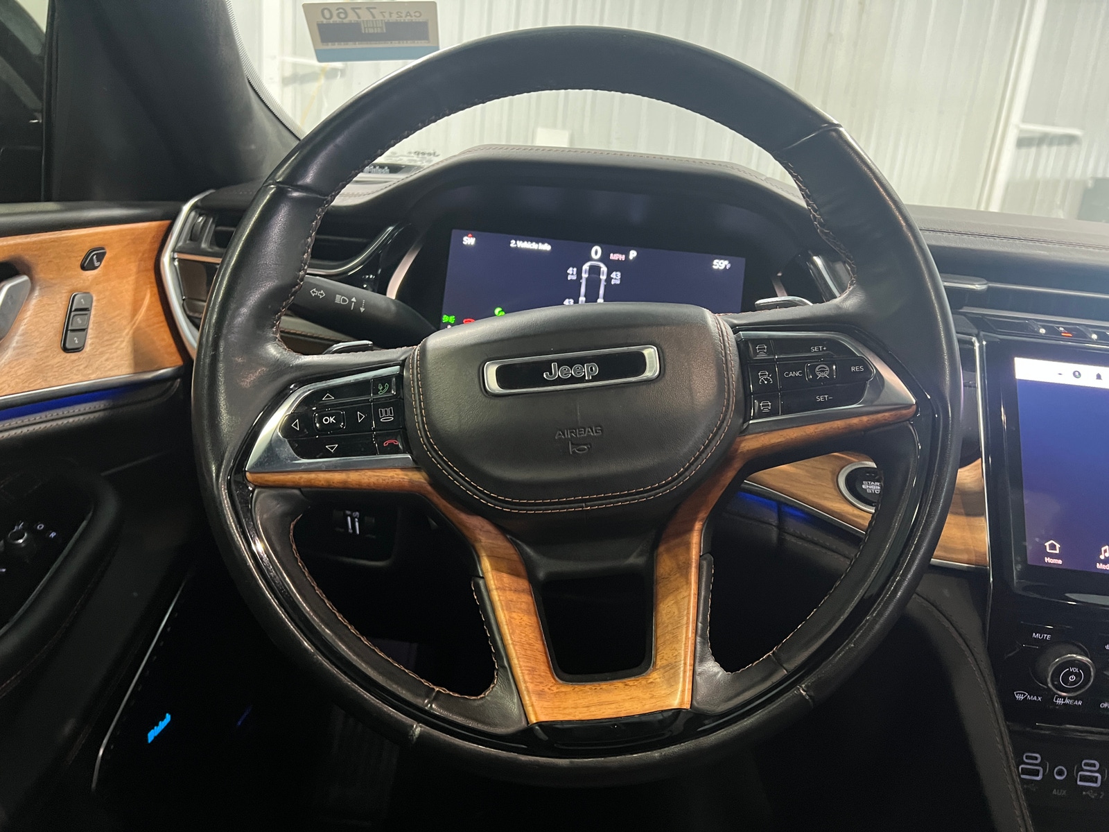 Thumbnail: 2023 Jeep Grand Cherokee L - 5