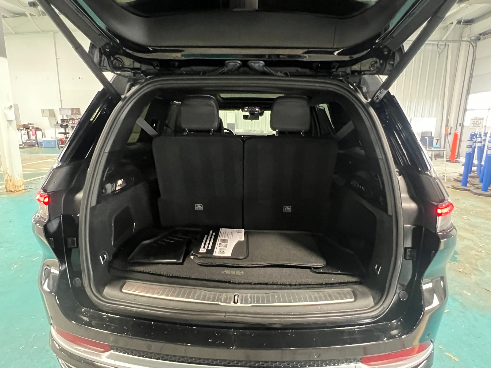 Thumbnail: 2023 Jeep Grand Cherokee L - 7