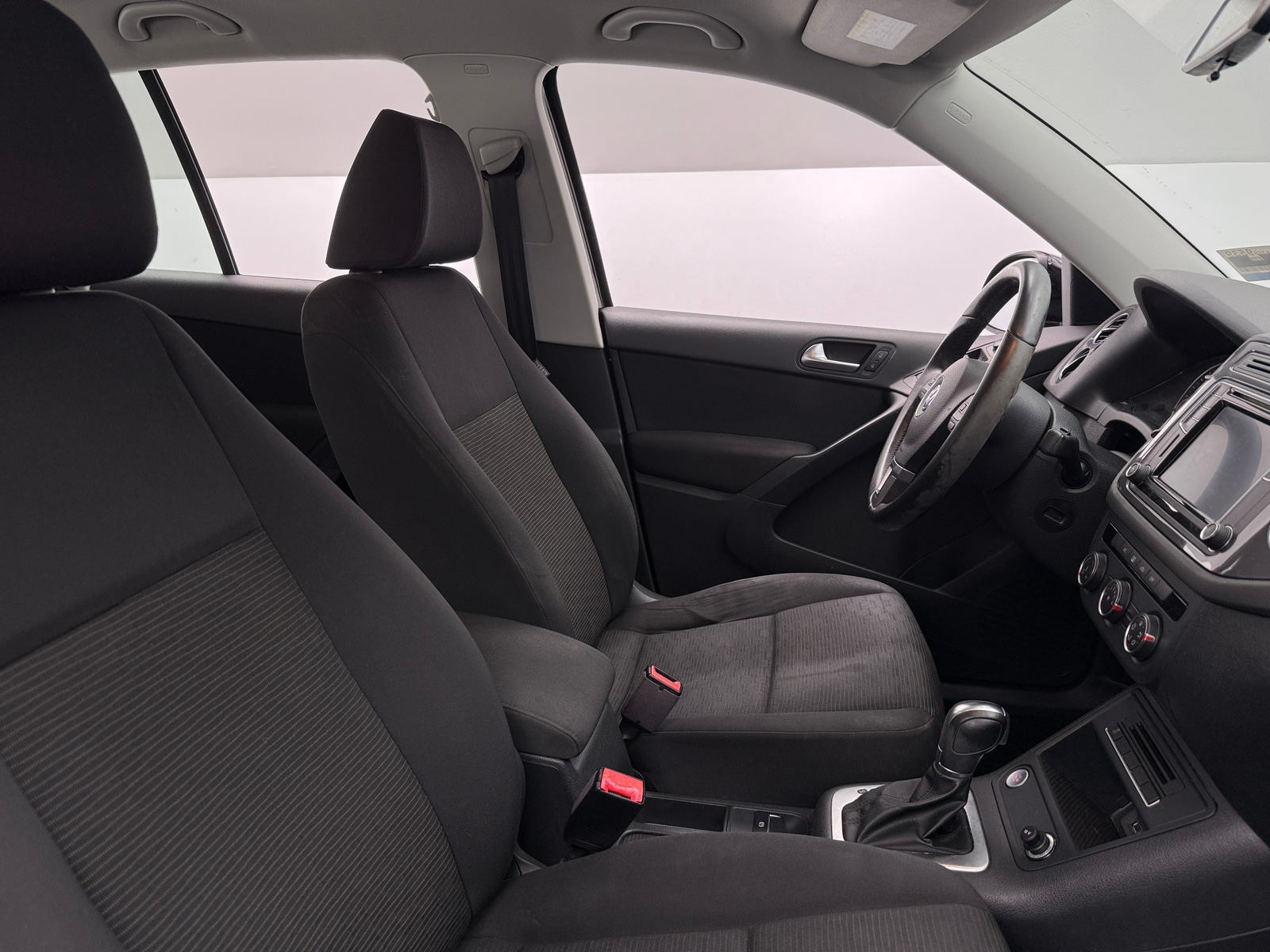 Thumbnail: 2017 Volkswagen Tiguan - 2