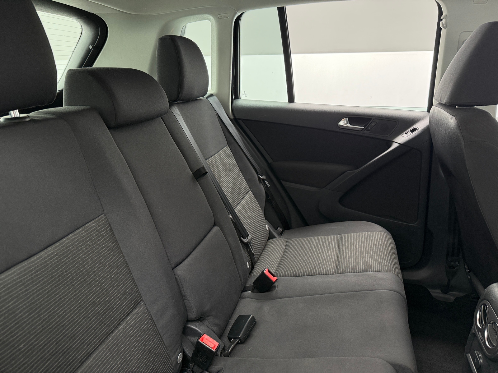 Thumbnail: 2017 Volkswagen Tiguan - 6