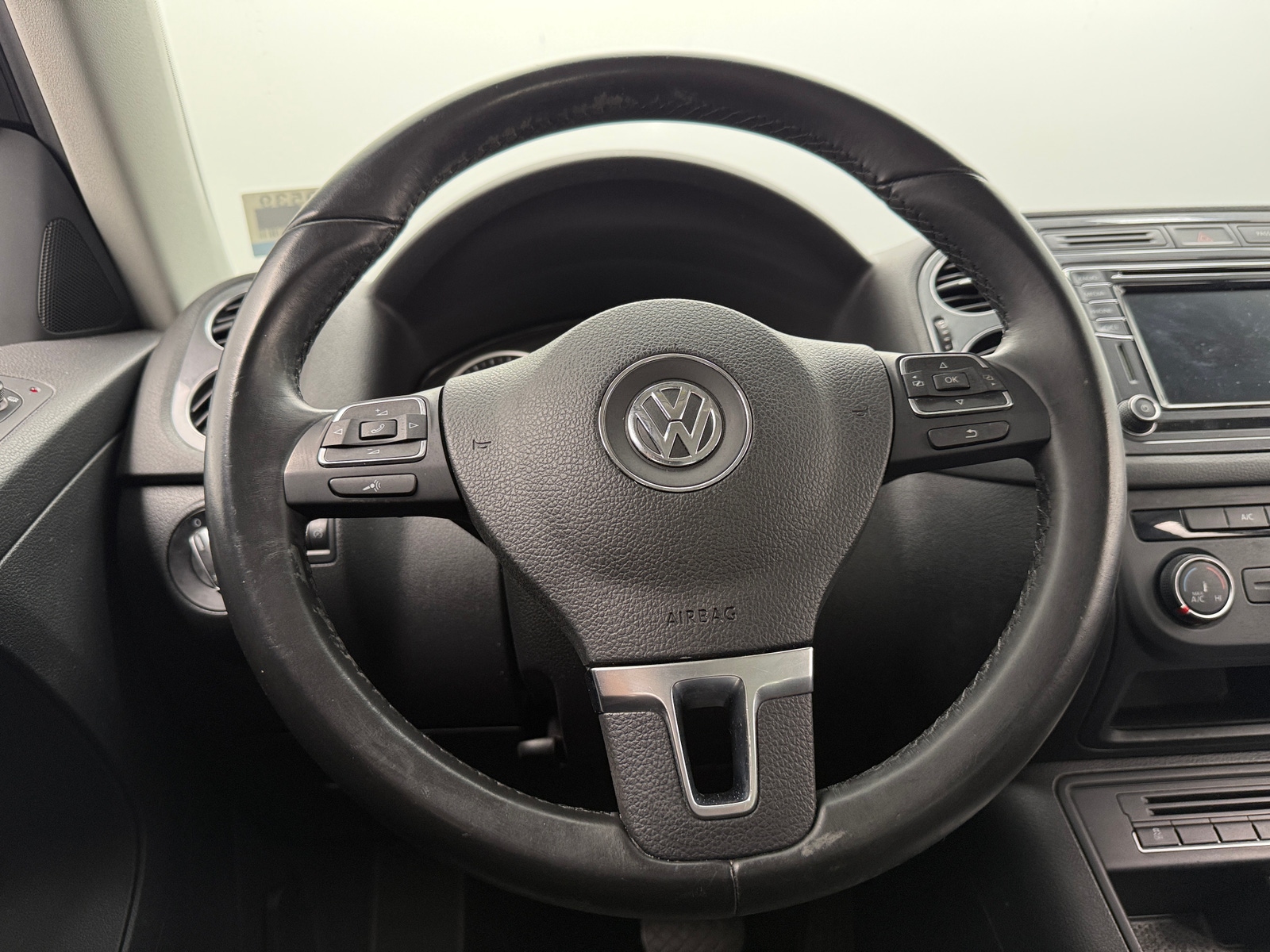 Thumbnail: 2017 Volkswagen Tiguan - 5