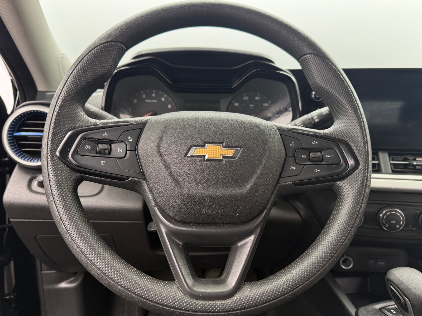 Thumbnail: 2025 Chevrolet Trax - 5