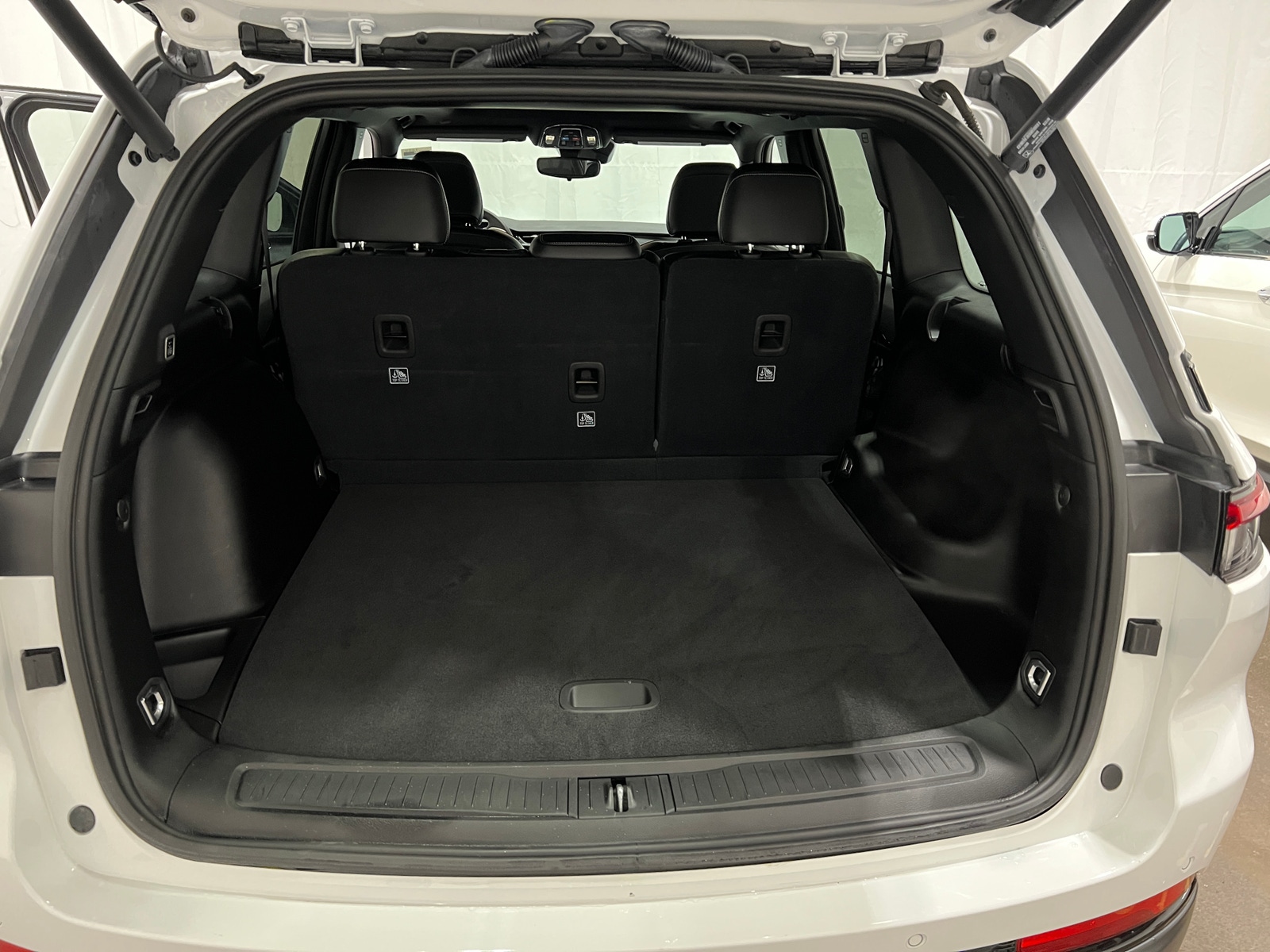 Thumbnail: 2023 Jeep Grand Cherokee - 6