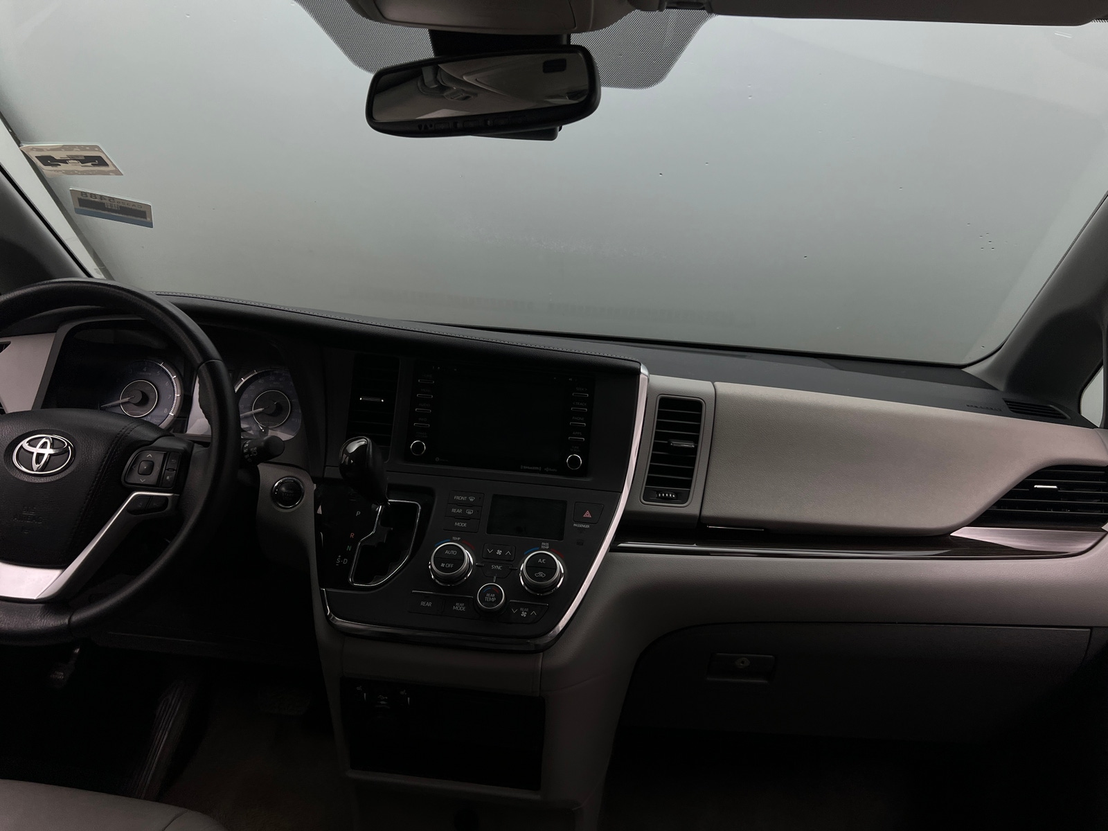 Thumbnail: 2018 Toyota Sienna - 2