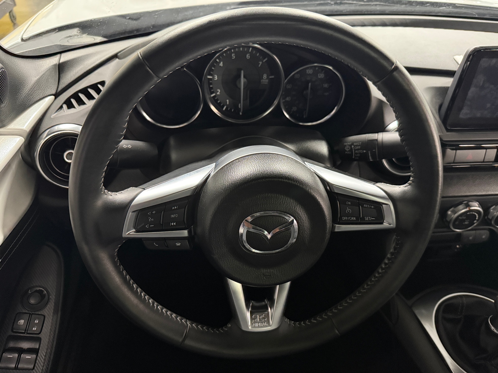 Thumbnail: 2021 Mazda MX-5 Miata - 4