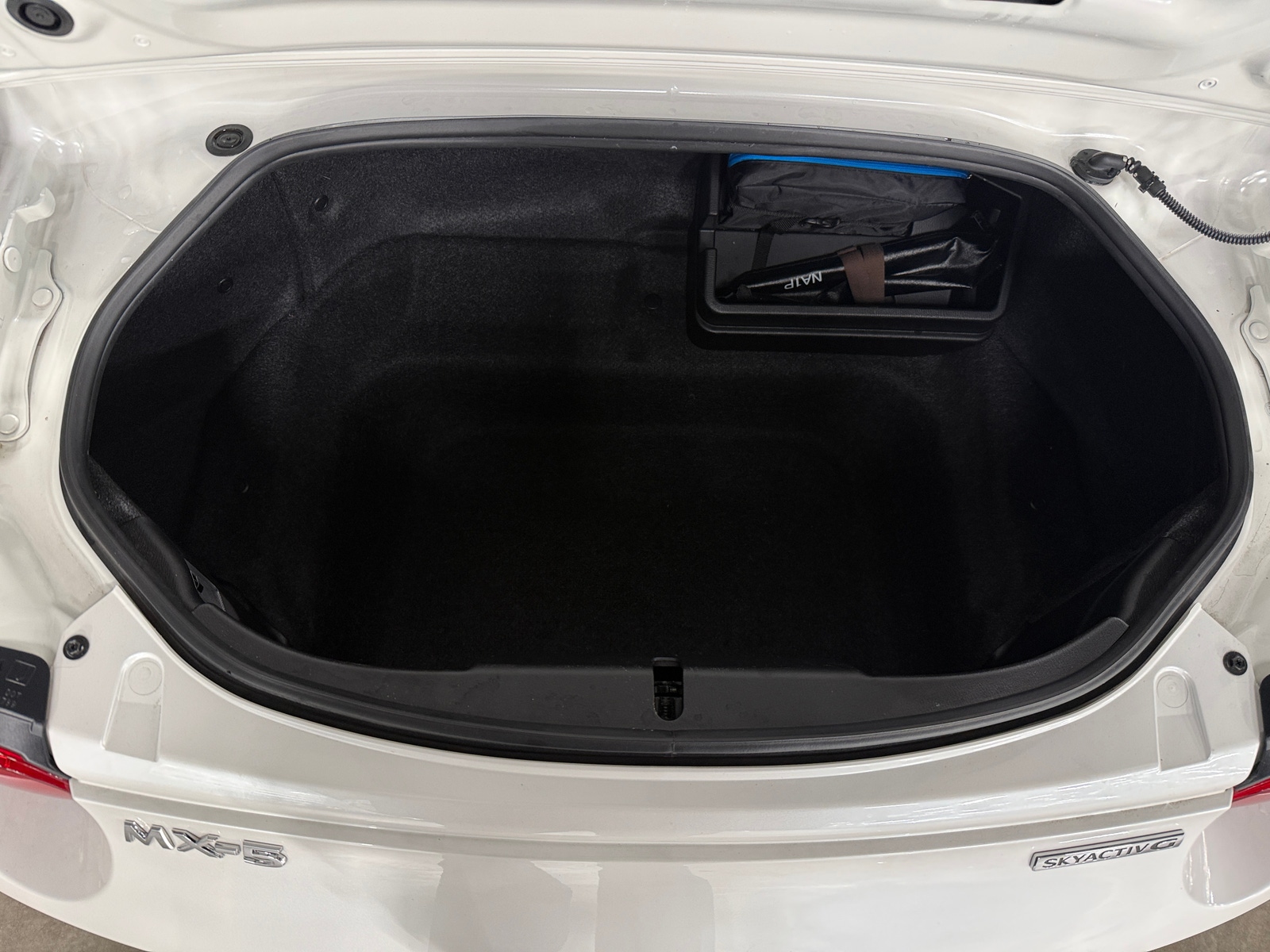 Thumbnail: 2021 Mazda MX-5 Miata - 5