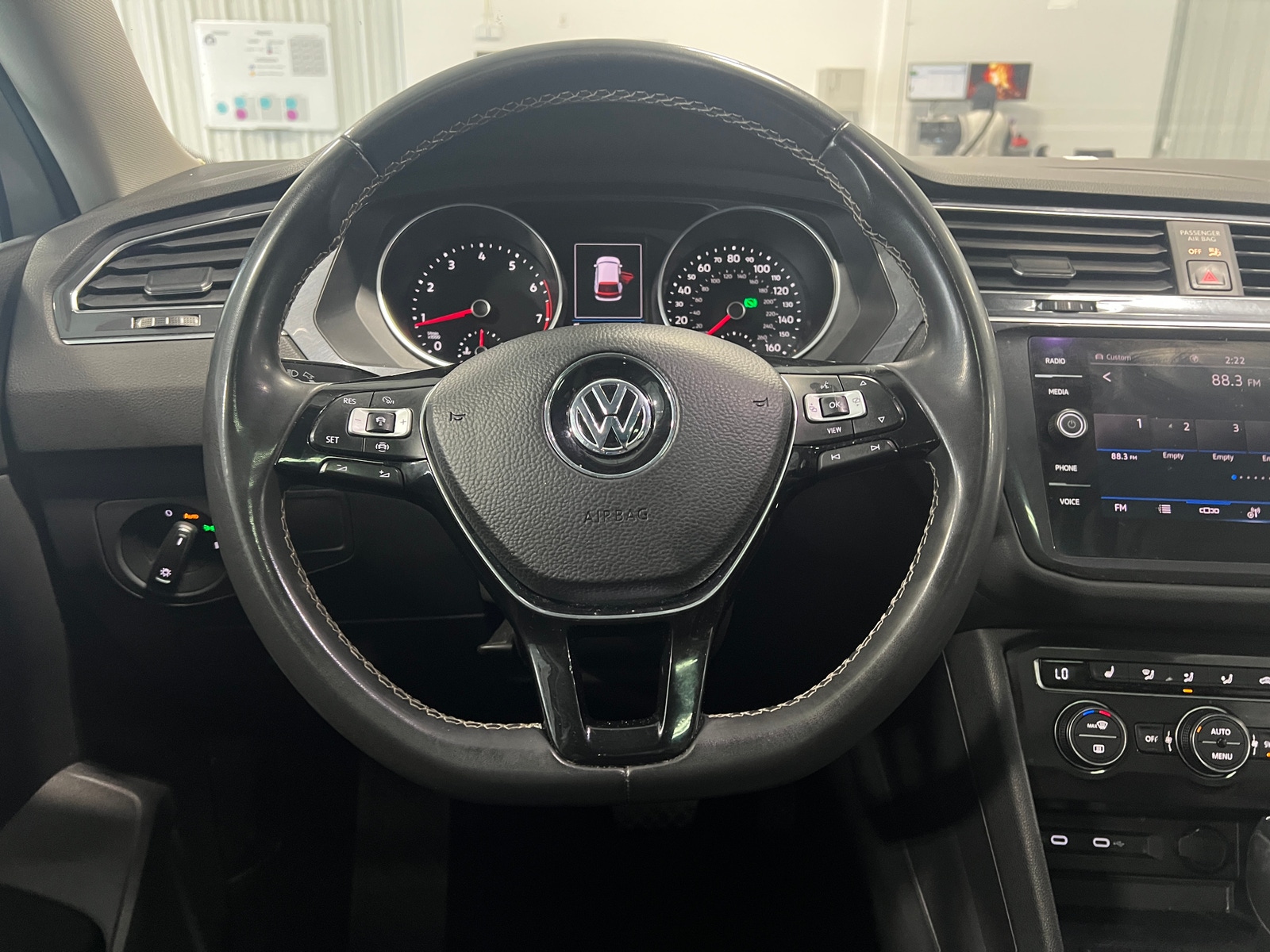 Thumbnail: 2021 Volkswagen Tiguan - 4