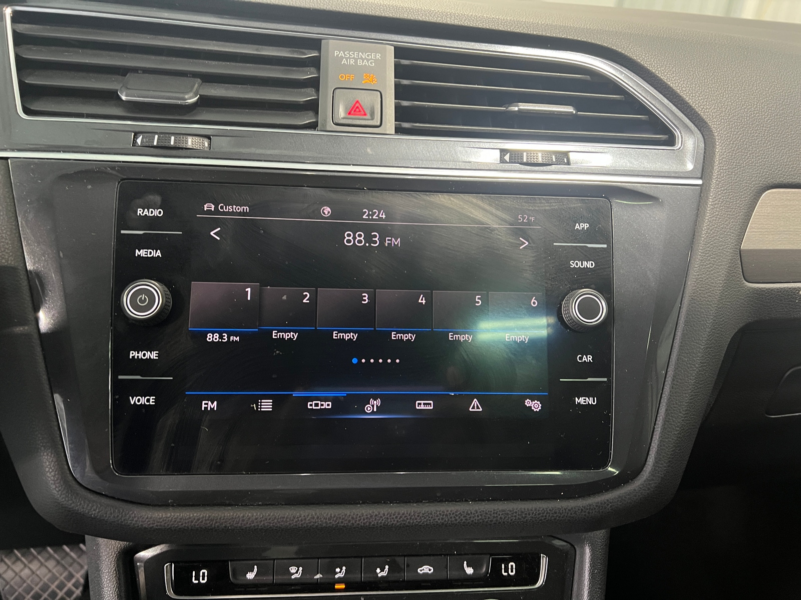 Thumbnail: 2021 Volkswagen Tiguan - 3