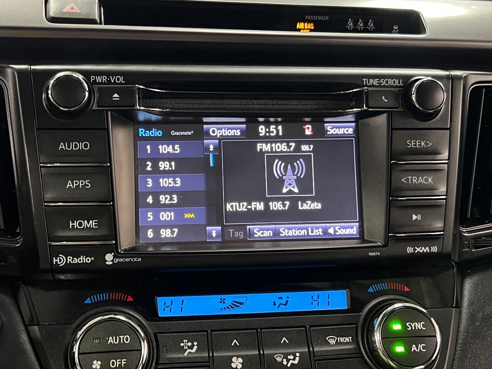 Thumbnail: 2018 Toyota RAV4 - 3