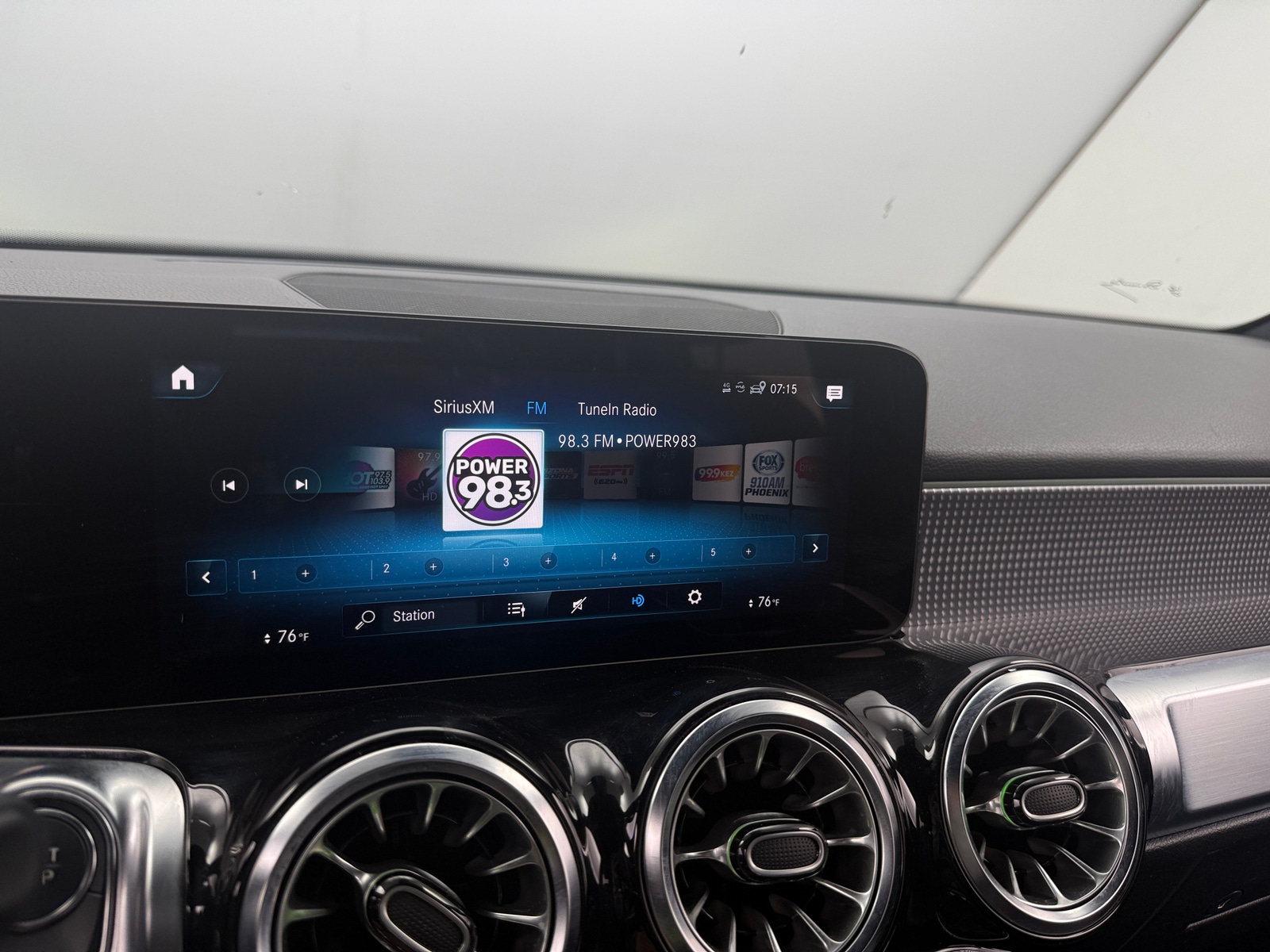 Thumbnail: 2023 Mercedes-Benz EQB - 3