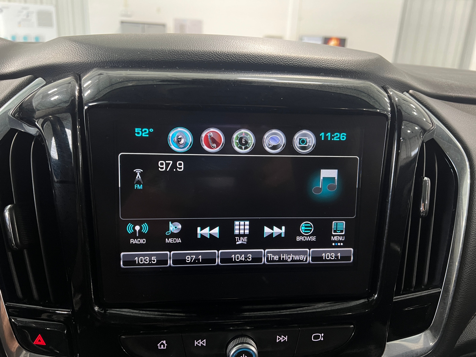 Thumbnail: 2018 Chevrolet Traverse - 3