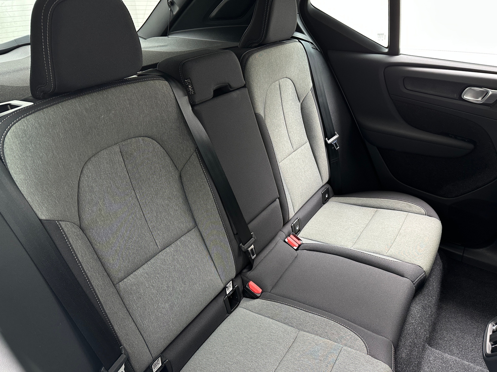 Thumbnail: 2025 Volvo XC40 - 6