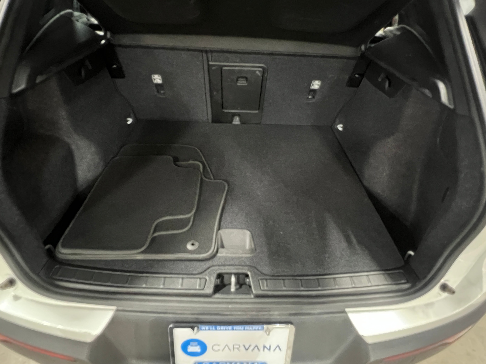 Thumbnail: 2025 Volvo XC40 - 7