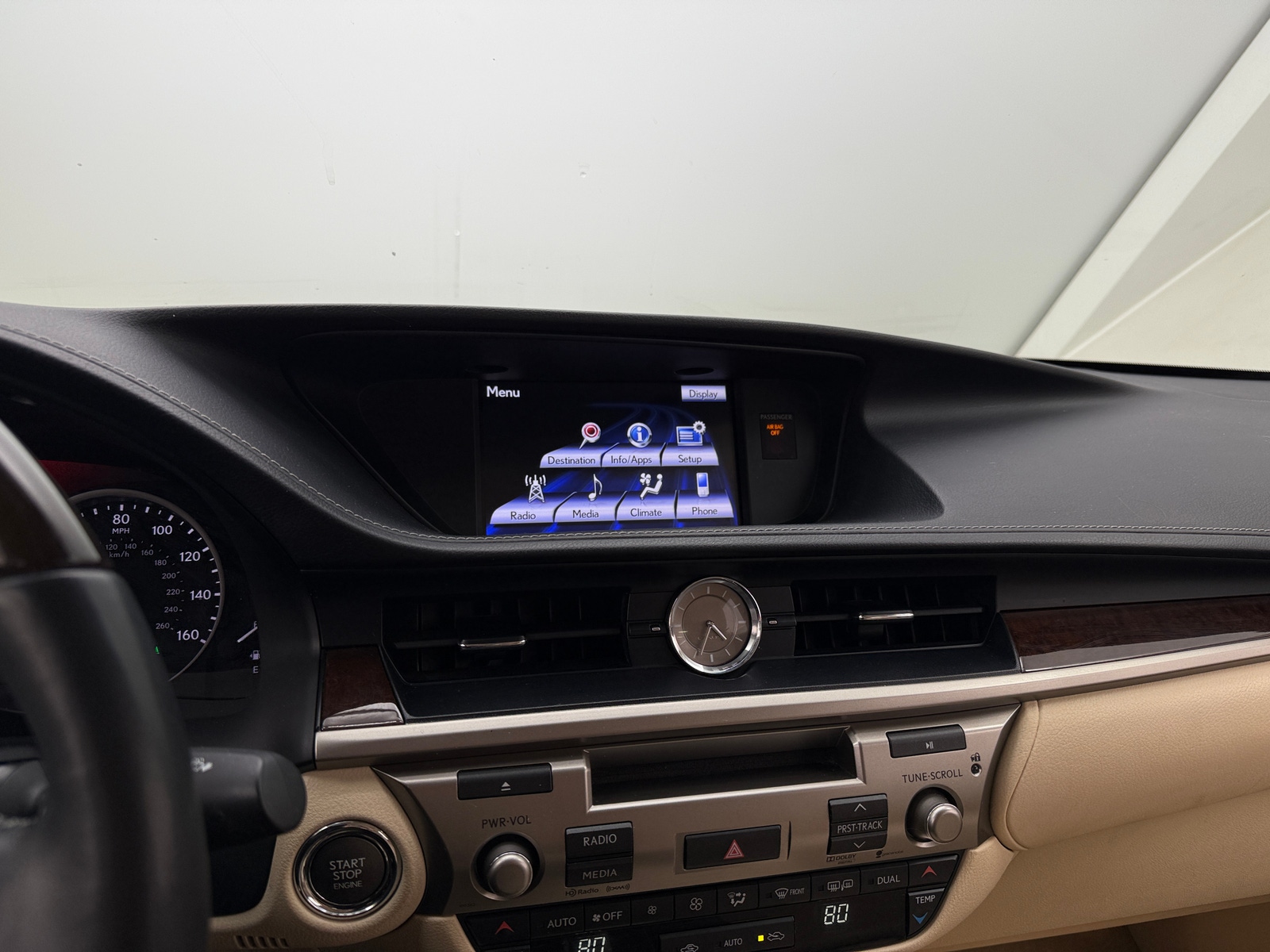 Thumbnail: 2014 Lexus ES - 3