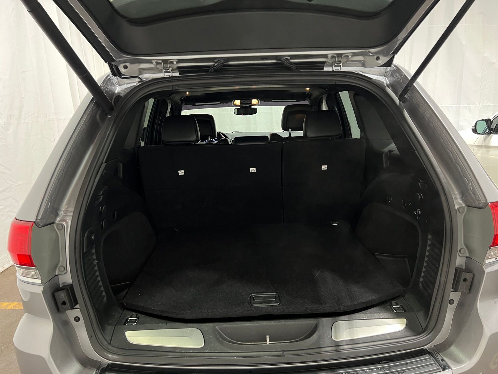 Thumbnail: 2018 Jeep Grand Cherokee - 7