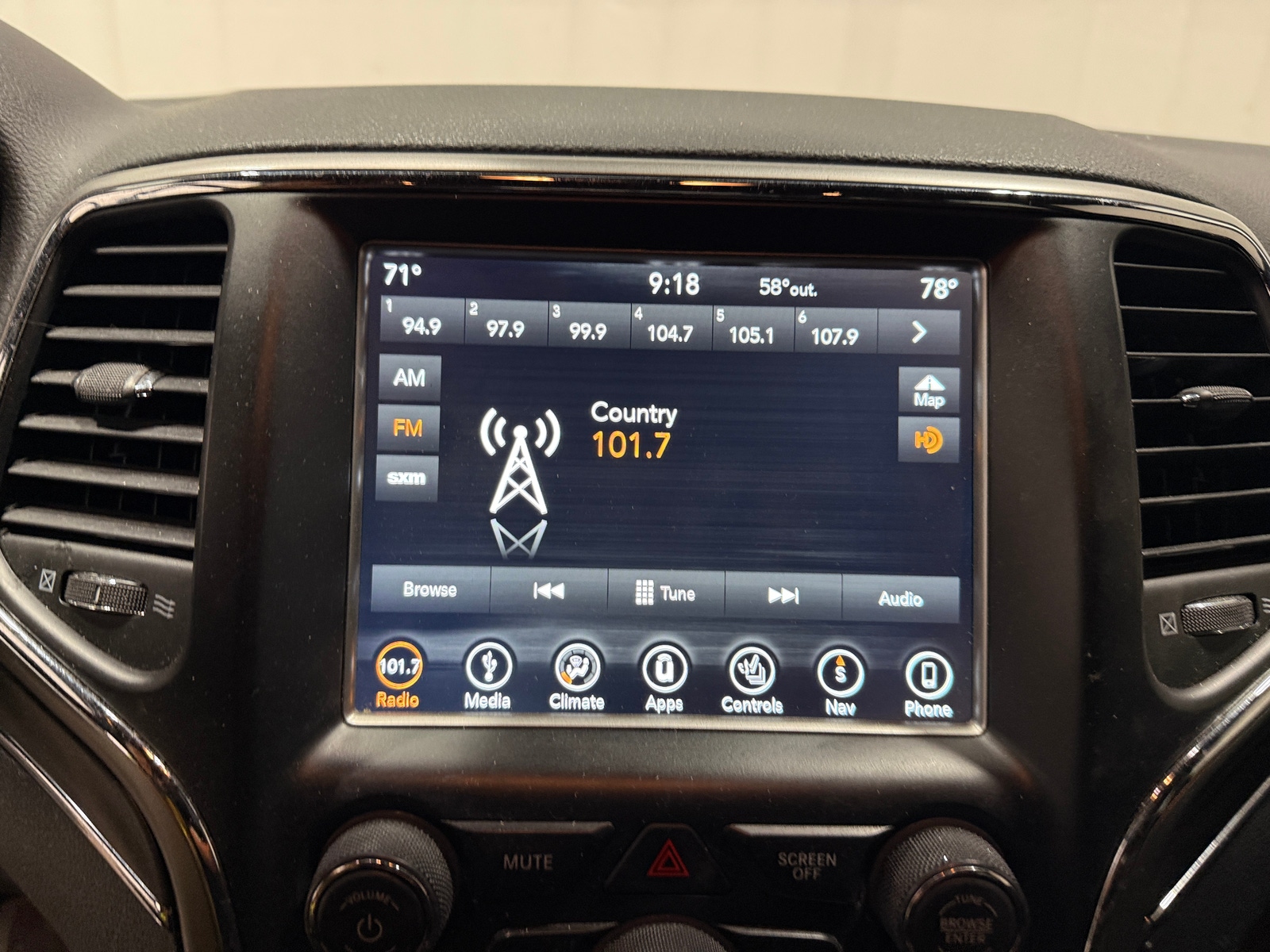 Thumbnail: 2018 Jeep Grand Cherokee - 4