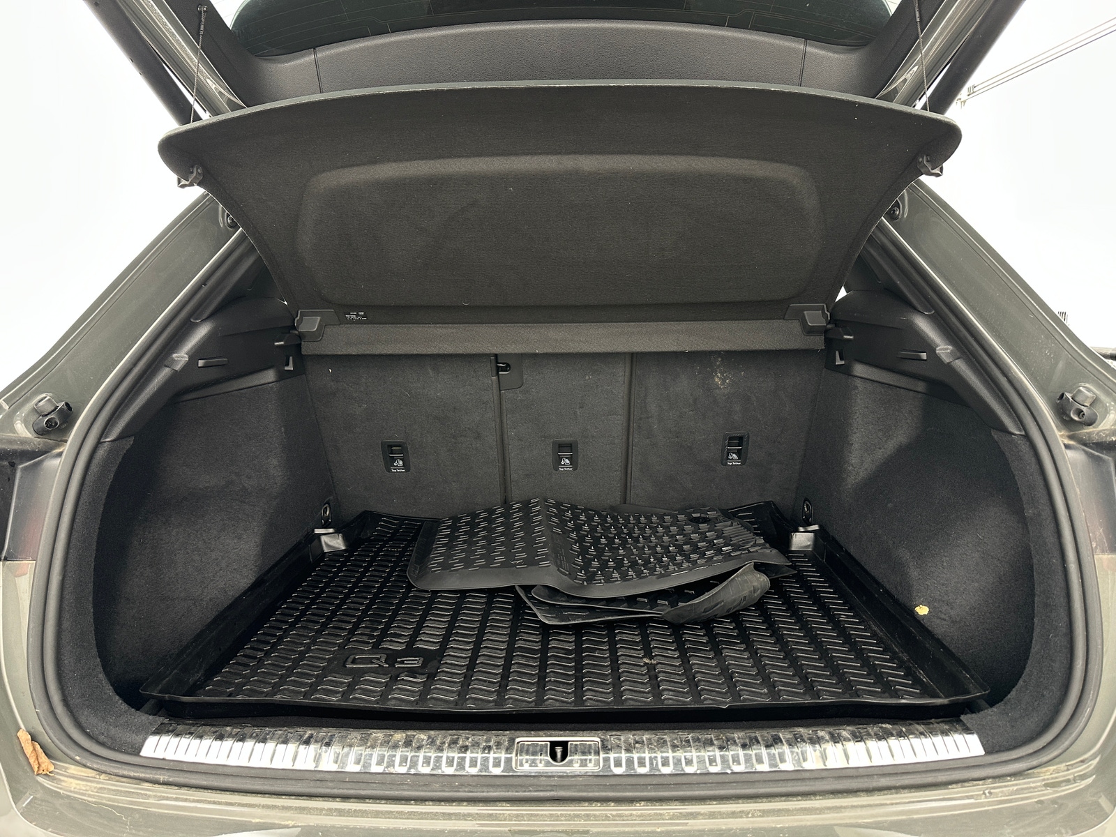 Thumbnail: 2022 Audi Q3 - 6