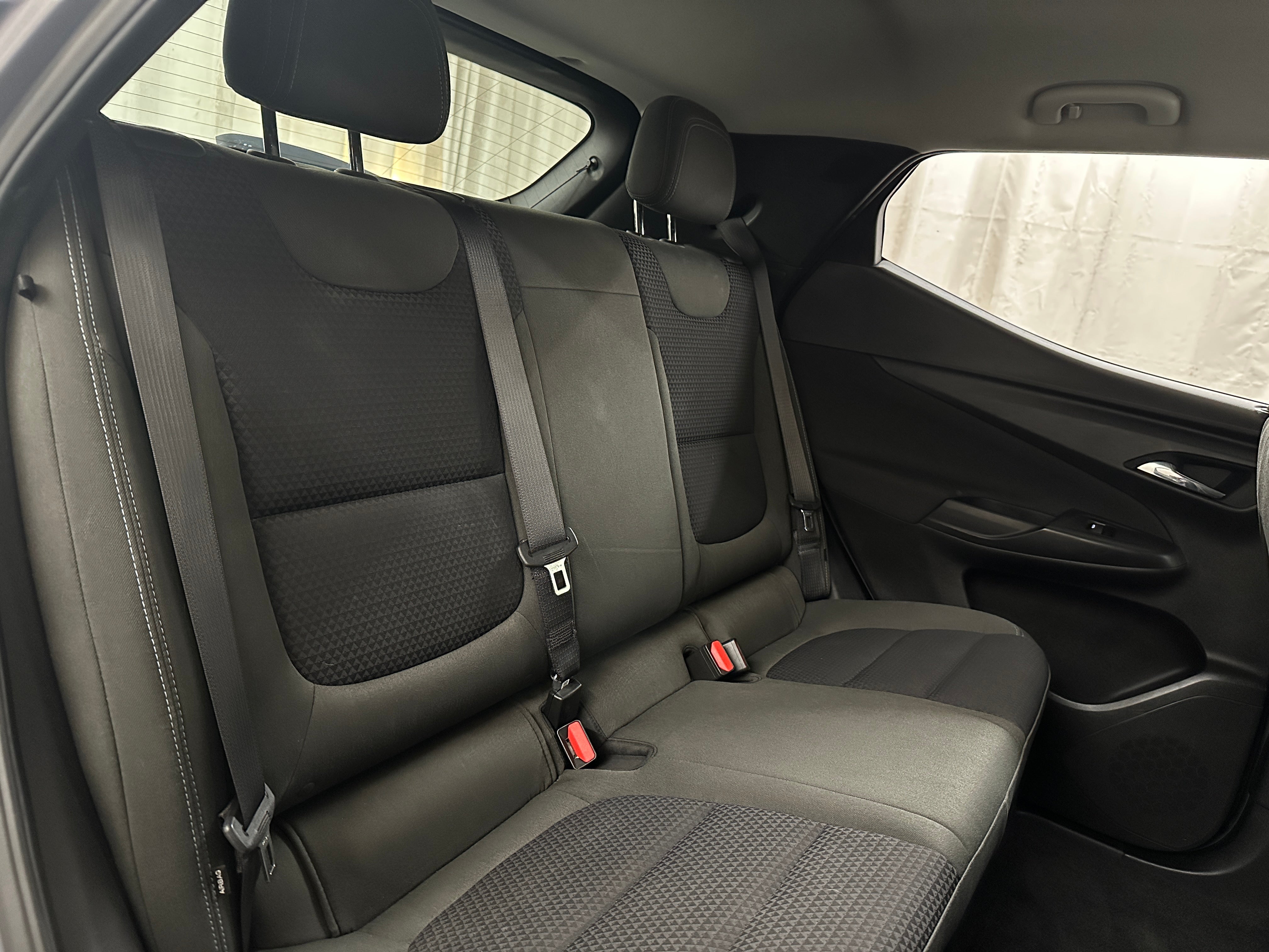 Used 2023 Chevrolet Bolt EUV LT with VIN 1G1FY6S06P4126149 for sale in Oak Creek, WI