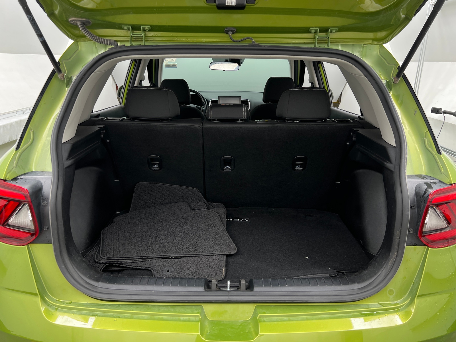 Thumbnail: 2023 Hyundai Venue - 7